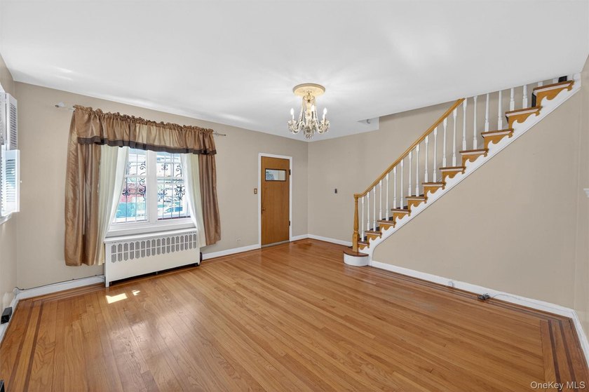 Welcome Home to 642 Edison! A rare opportunity in Throggs Neck - photo 6