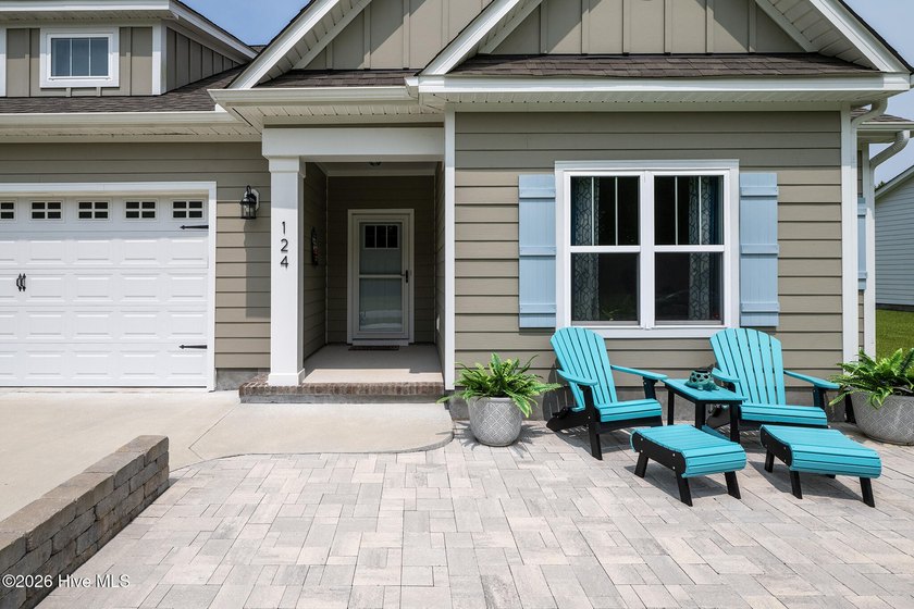 Beautifully maintained and thoughtfully designed, this 2 - photo 6