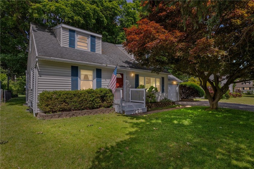 Just Listed! Welcome home to this charming 4-bedroom Cape Cod - photo 2