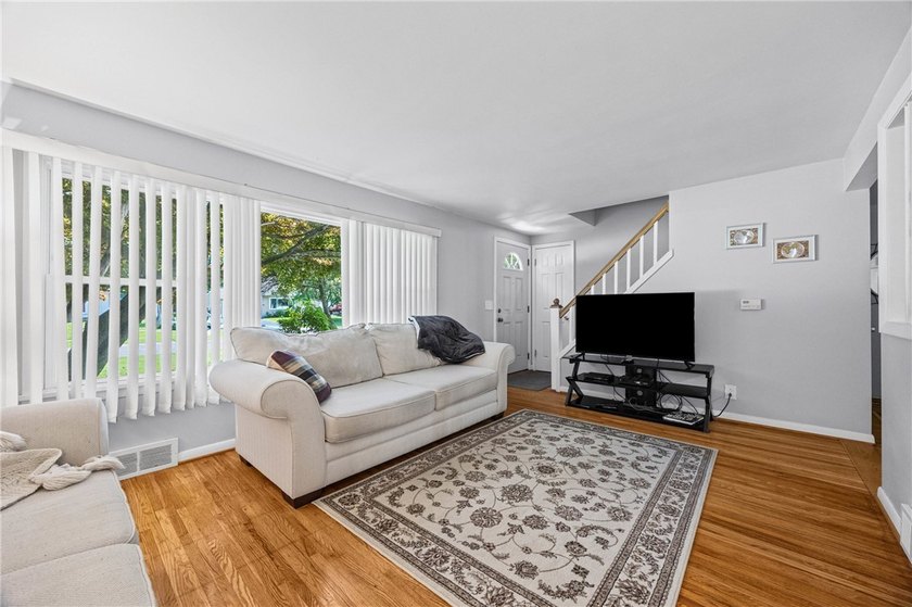 Just Listed! Welcome home to this charming 4-bedroom Cape Cod - photo 8