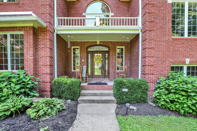 Discover luxury &amp; privacy in this exquisite executive home. This - photo 7