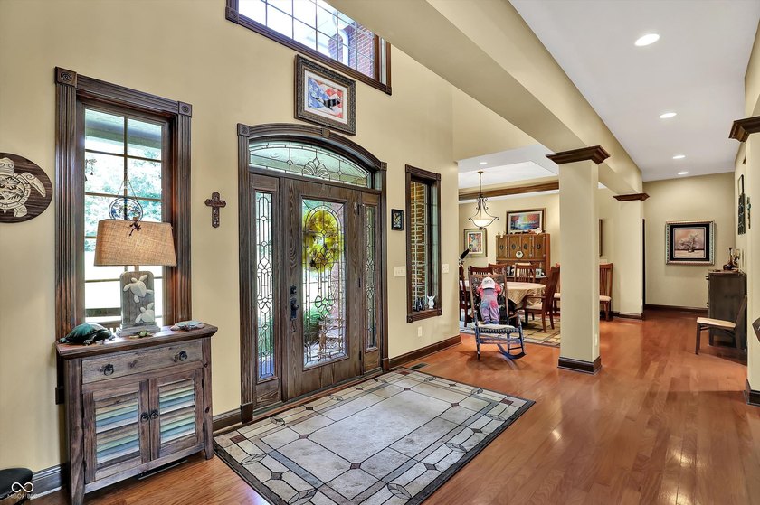 Discover luxury &amp; privacy in this exquisite executive home. This - photo 8