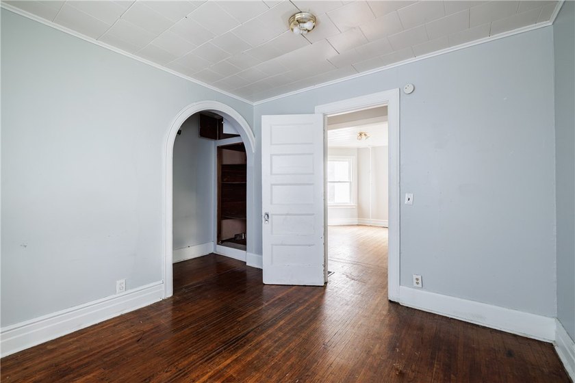 Excellent investment or owner-occupant opportunity in - photo 7