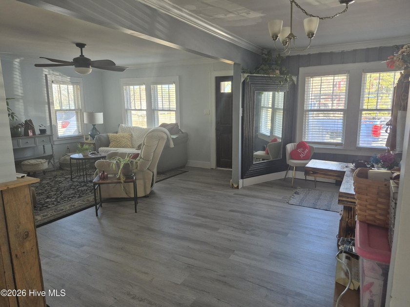 Cute inside-- two bed, two bath - vacation-type home. Recently - photo 11