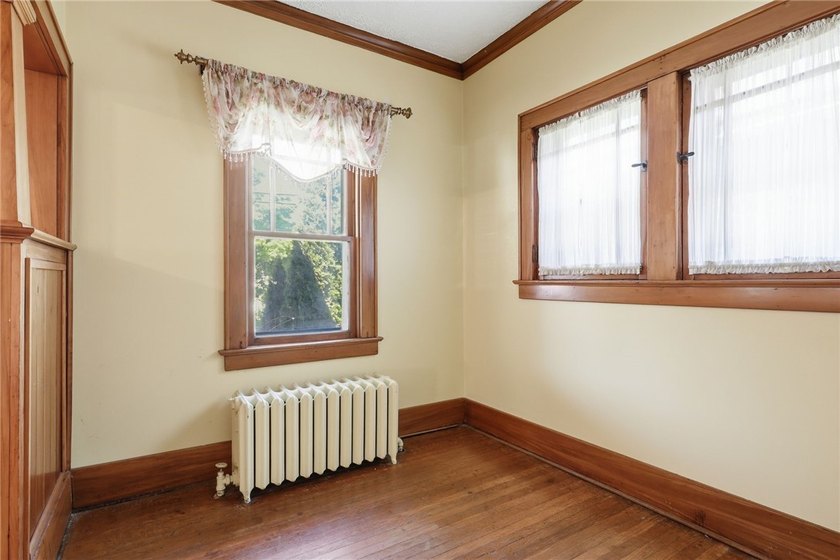 Welcome to this spacious 4-bedroom, 1-bath home offering 2,202 - photo 8