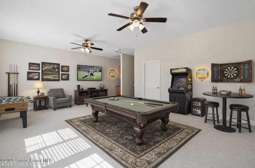 Custom Built and Absolutely Stunning pool home on a corner - photo 42