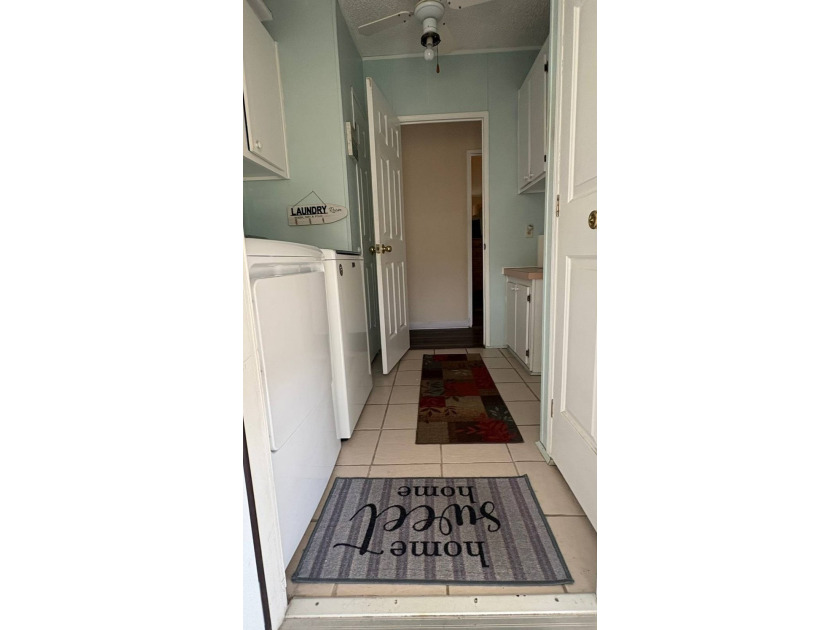 Move right into this beautifully updated 2-bedroom, 2-bath - photo 8