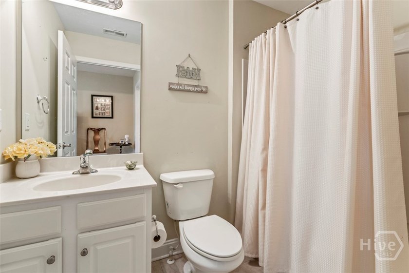 Recently enhanced with a beautifully updated owner's suite - photo 22