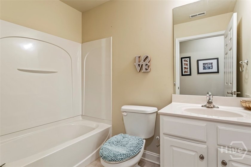 Recently enhanced with a beautifully updated owner's suite - photo 30