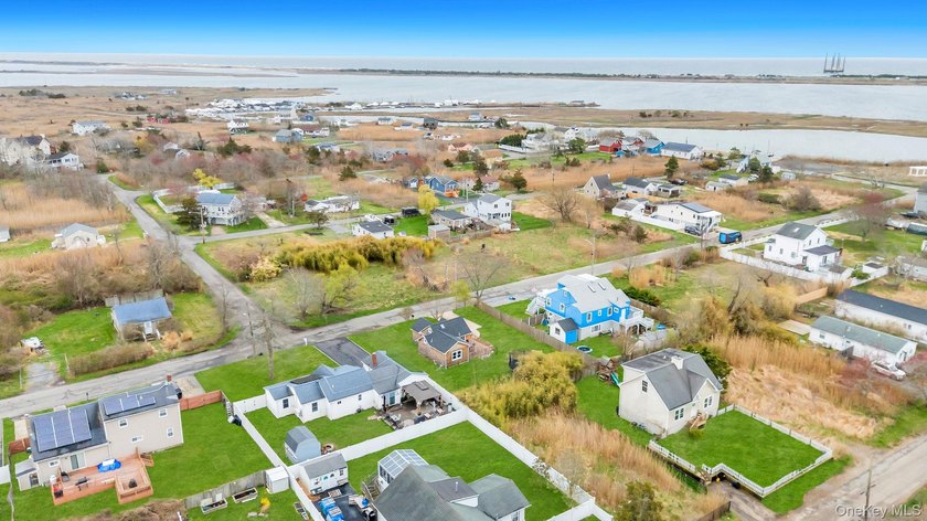 Welcome to 76 Huntington Drive, a beautifully updated 3-bedroom - photo 3