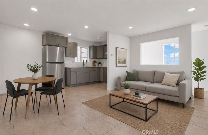 This well-maintained duplex offers two units under one roof - photo 7