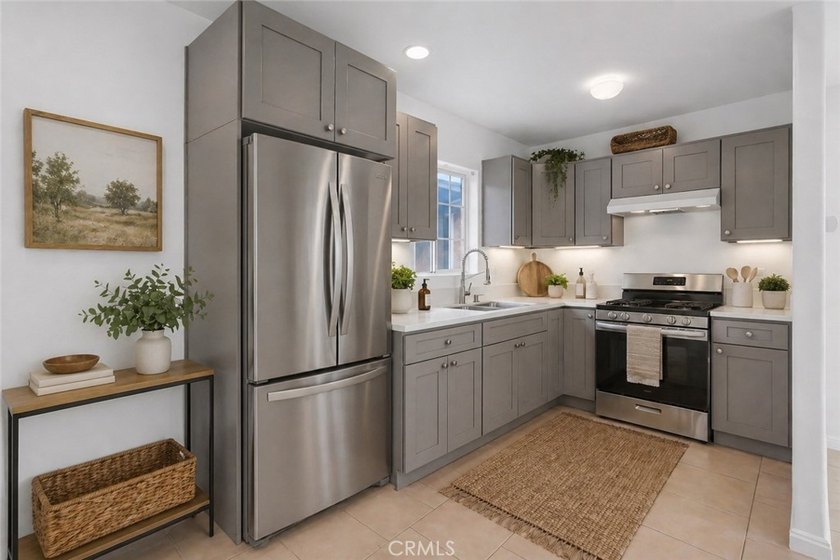 This well-maintained duplex offers two units under one roof - photo 10