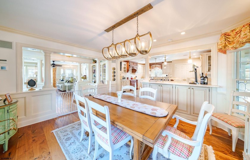 Spanning over 3,600 sqft, 407 E Atlantic Blvd offers 4 bedrooms - photo 13