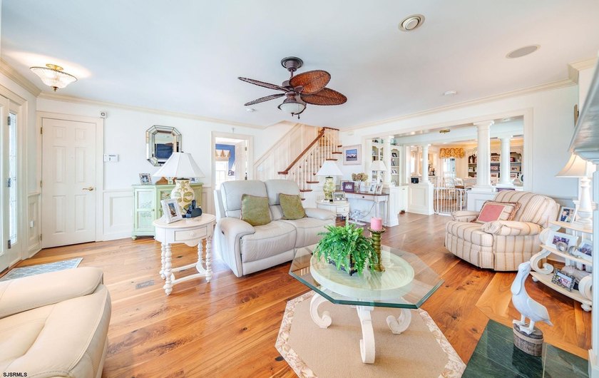 Spanning over 3,600 sqft, 407 E Atlantic Blvd offers 4 bedrooms - photo 17