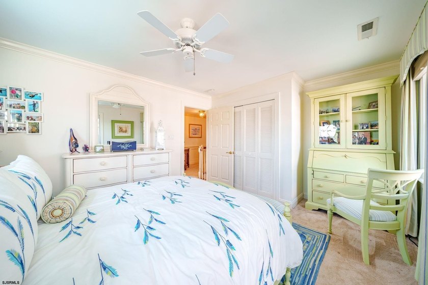 Spanning over 3,600 sqft, 407 E Atlantic Blvd offers 4 bedrooms - photo 31