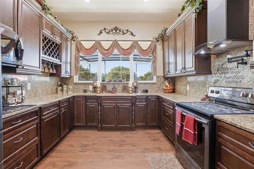 Welcome to a rare opportunity to own a beautifully appointed - photo 27