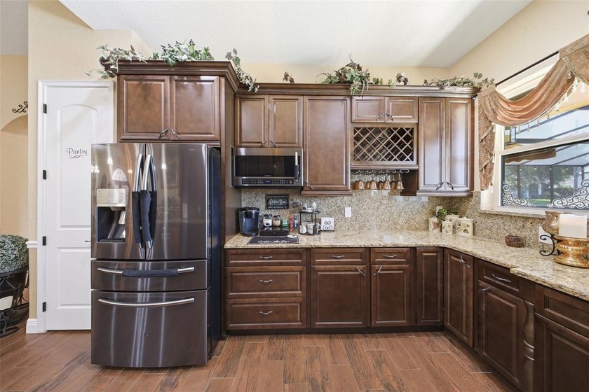 Welcome to a rare opportunity to own a beautifully appointed - photo 30