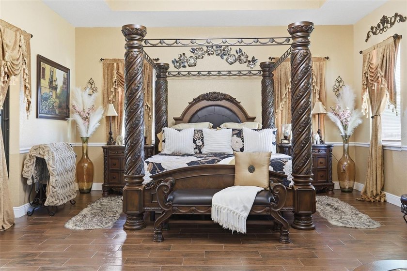 Welcome to a rare opportunity to own a beautifully appointed - photo 44