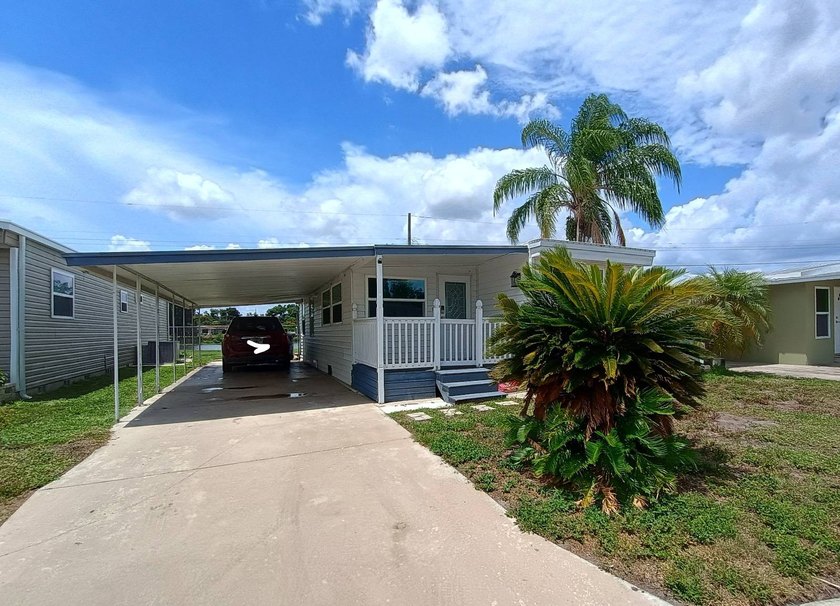 2 Beds 2 Baths - House 4000 24th St N, St Petersburg, FL - photo 3
