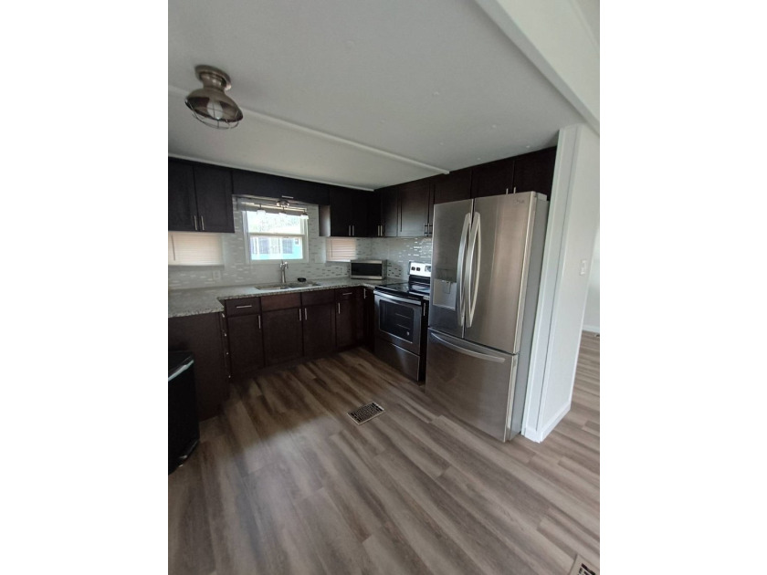 2 Beds 2 Baths - House 4000 24th St N, St Petersburg, FL - photo 7
