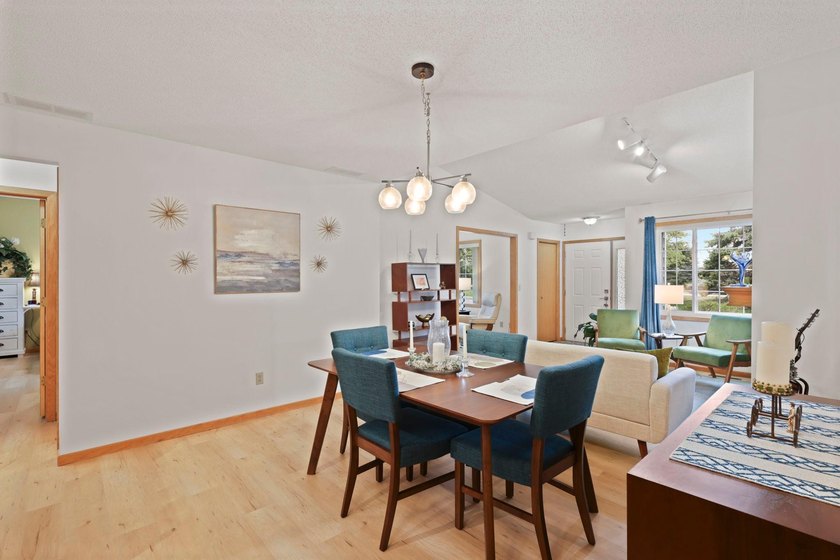 Welcome to easy, single-level living in this beautifully updated - photo 11