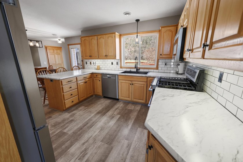 Private 10-acre country property featuring a 4 bed, 4 bath home - photo 11
