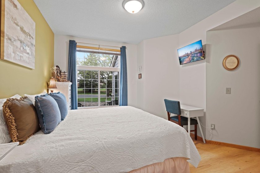 Welcome to easy, single-level living in this beautifully updated - photo 14