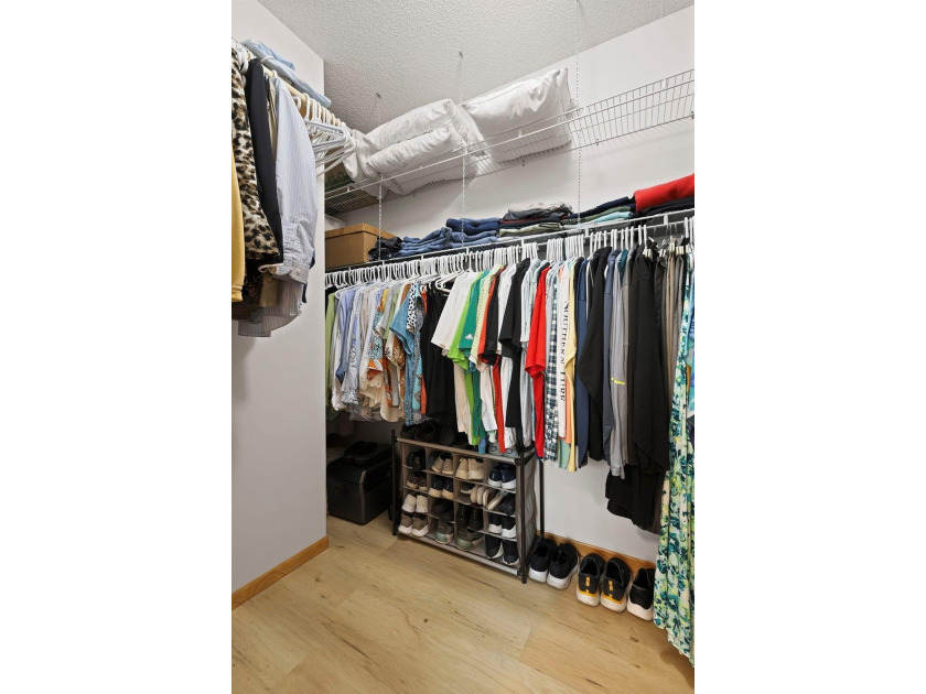 Welcome to easy, single-level living in this beautifully updated - photo 15