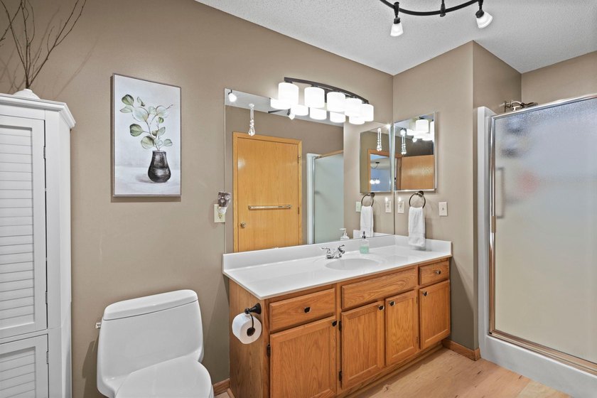 Welcome to easy, single-level living in this beautifully updated - photo 16