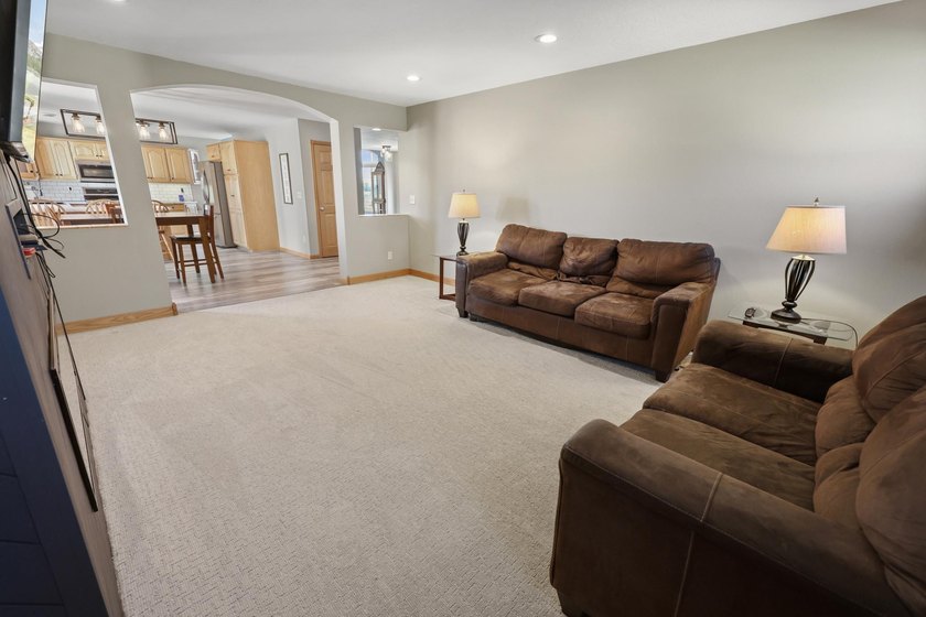 Private 10-acre country property featuring a 4 bed, 4 bath home - photo 19