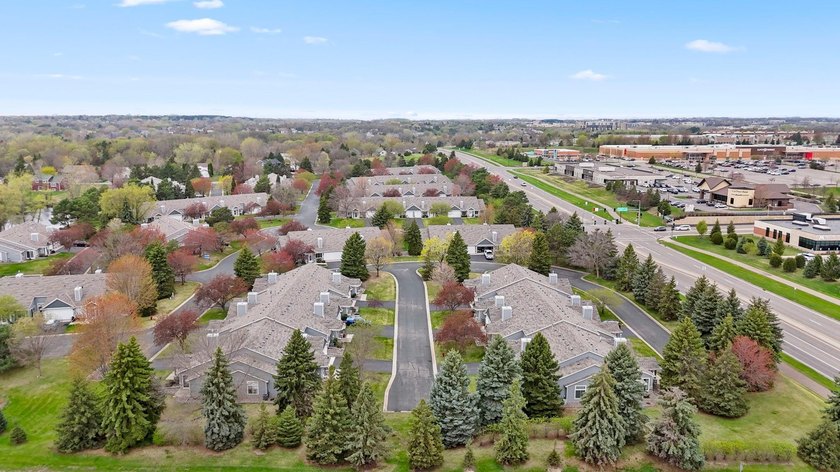 Welcome to easy, single-level living in this beautifully updated - photo 24