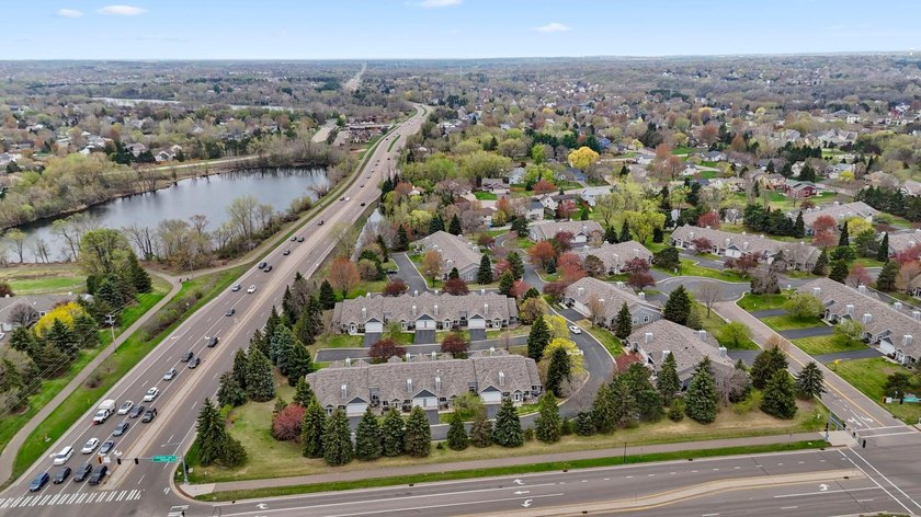 Welcome to easy, single-level living in this beautifully updated - photo 25
