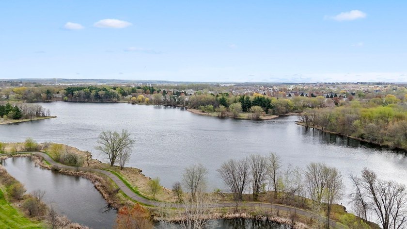 Welcome to easy, single-level living in this beautifully updated - photo 26