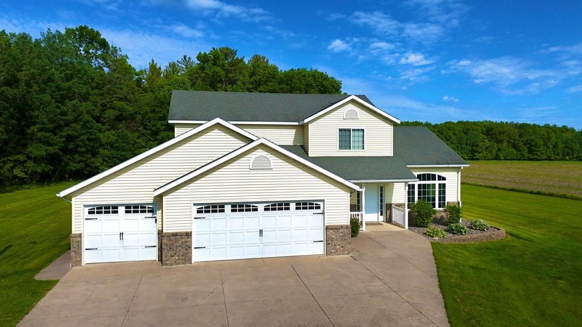 Private 10-acre country property featuring a 4 bed, 4 bath home - photo 34