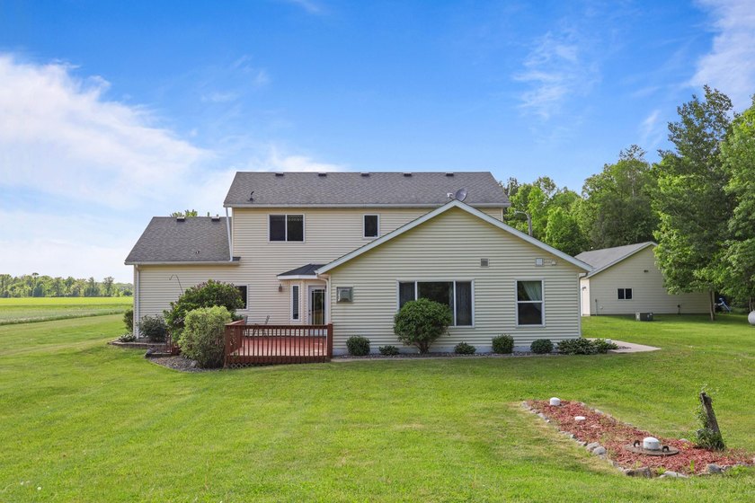 Private 10-acre country property featuring a 4 bed, 4 bath home - photo 36