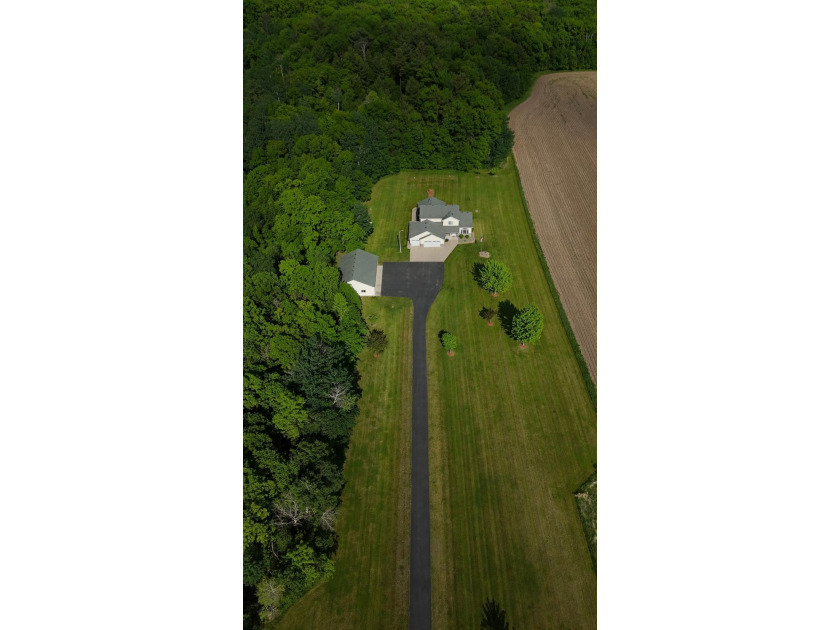 Private 10-acre country property featuring a 4 bed, 4 bath home - photo 42