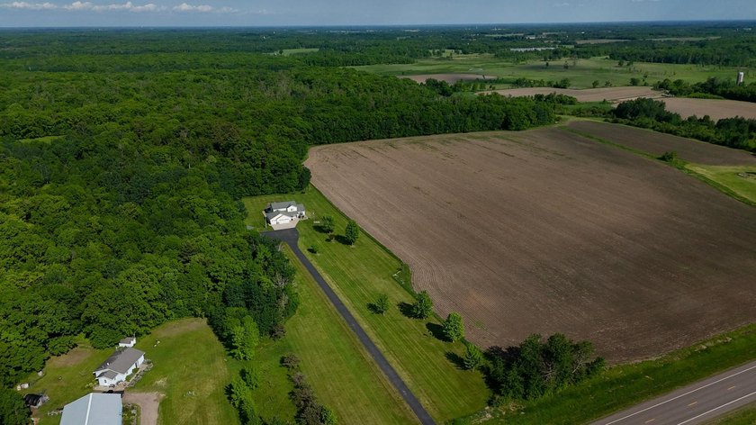 Private 10-acre country property featuring a 4 bed, 4 bath home - photo 45