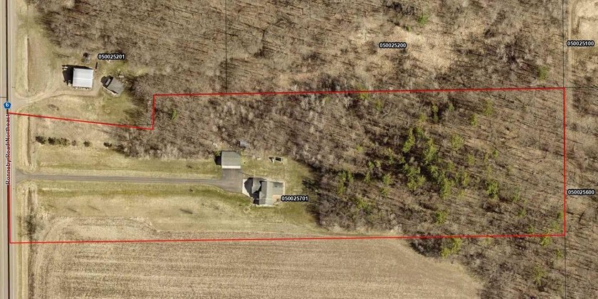 Private 10-acre country property featuring a 4 bed, 4 bath home - photo 46