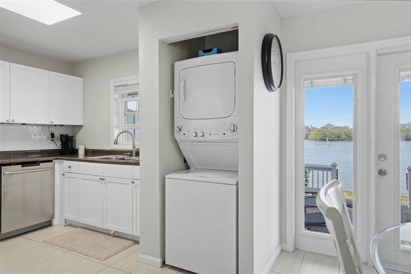 INVESTMENT OPPROTUNITY!!(This unit comes with a renter already - photo 6