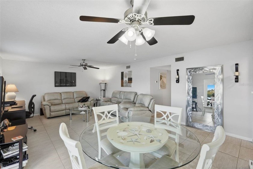 INVESTMENT OPPROTUNITY!!(This unit comes with a renter already - photo 8