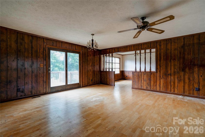 Opportunity awaits in River Bend! Situated on a desirable lot - photo 3