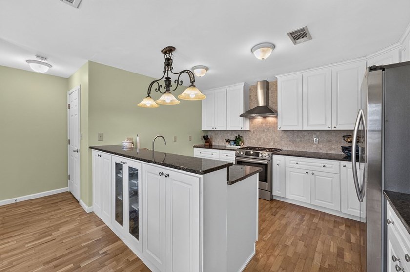 A Beautiful Bayfront Home with incredible Bay Views and a - photo 11