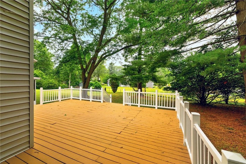 Welcome to 128 Cobblestone Drive! Nestled on a quiet cul-de-sac - photo 21
