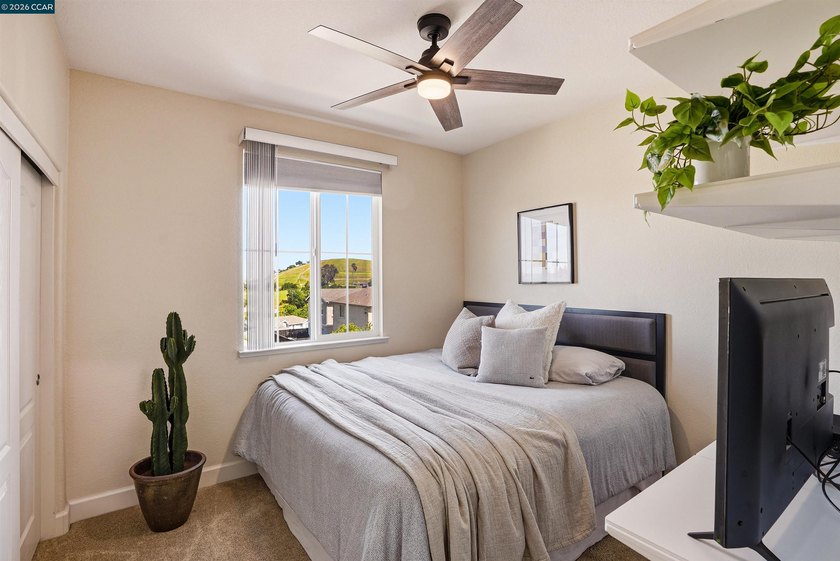 Welcome to 527 Falling Star Drive in Martinez where comfort - photo 31