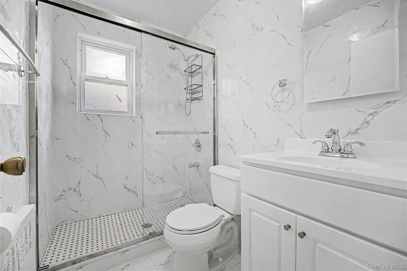 Prime investment opportunity near Flushing! Just a 6-minute walk - photo 6
