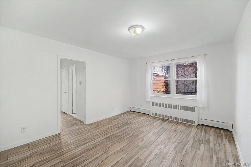 Prime investment opportunity near Flushing! Just a 6-minute walk - photo 8