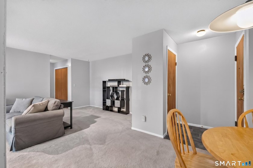 Welcome to this beautifully one-bedroom, one-bath corner unit - photo 4