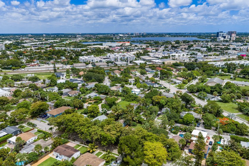 Outstanding Development Opportunity on an Essentially Double Lot - photo 24