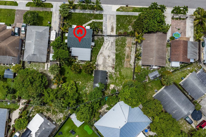 Outstanding Development Opportunity on an Essentially Double Lot - photo 28