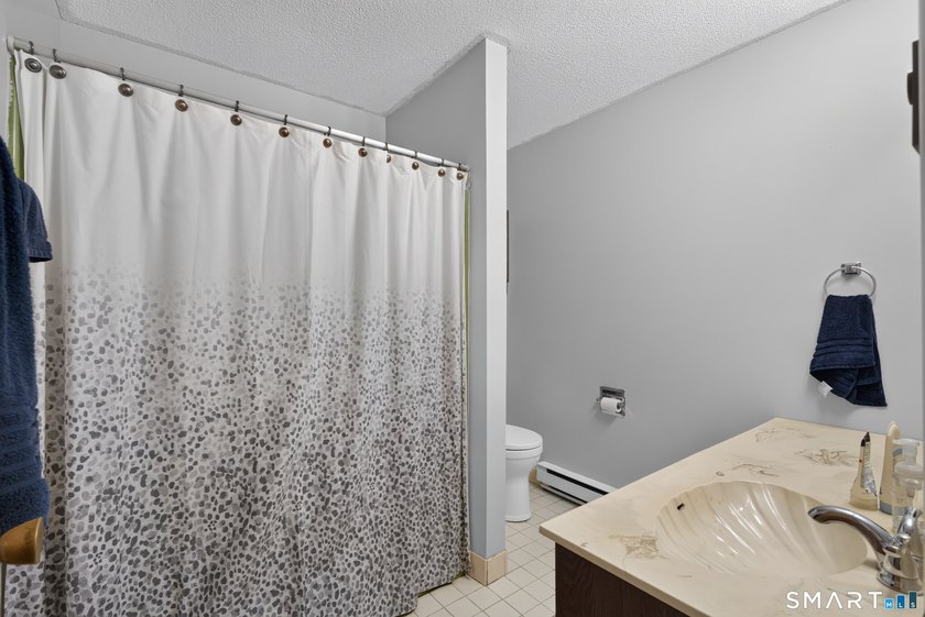 Welcome to this beautifully one-bedroom, one-bath corner unit - photo 10